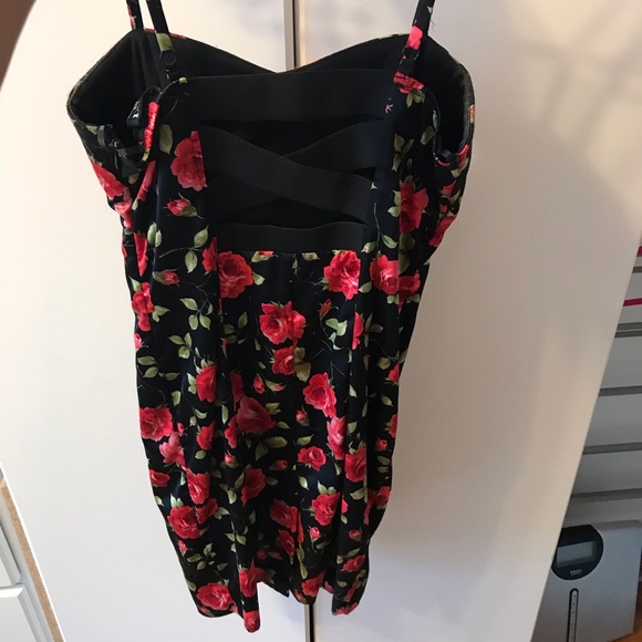Forever 21 Black and Red Rose Print Dress - Picture 2 of 4